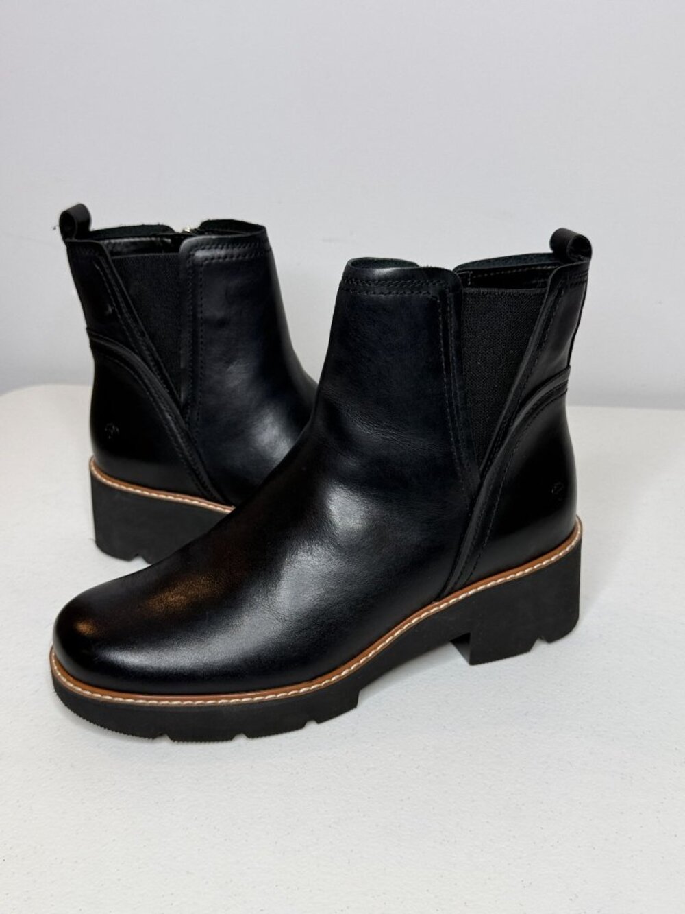 Naturalizer Darry Womens 9W Black Leather Chelsea Lug Sole Ankle Boots Preppy